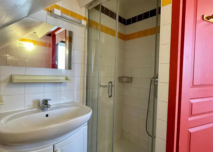 Au Dernier Etage Avec Parking Et Climatisation A Aix-les-bains! - Fr-1-555-42